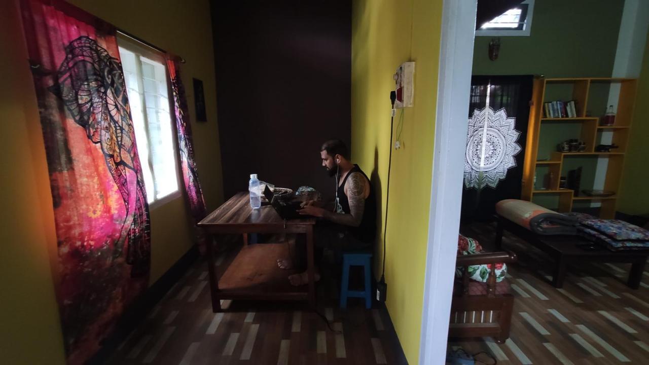Stargaze Backpackers Hostel Гувахати Екстериор снимка