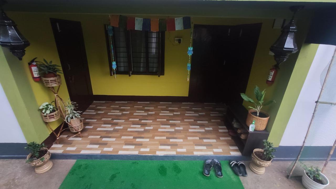 Stargaze Backpackers Hostel Гувахати Екстериор снимка